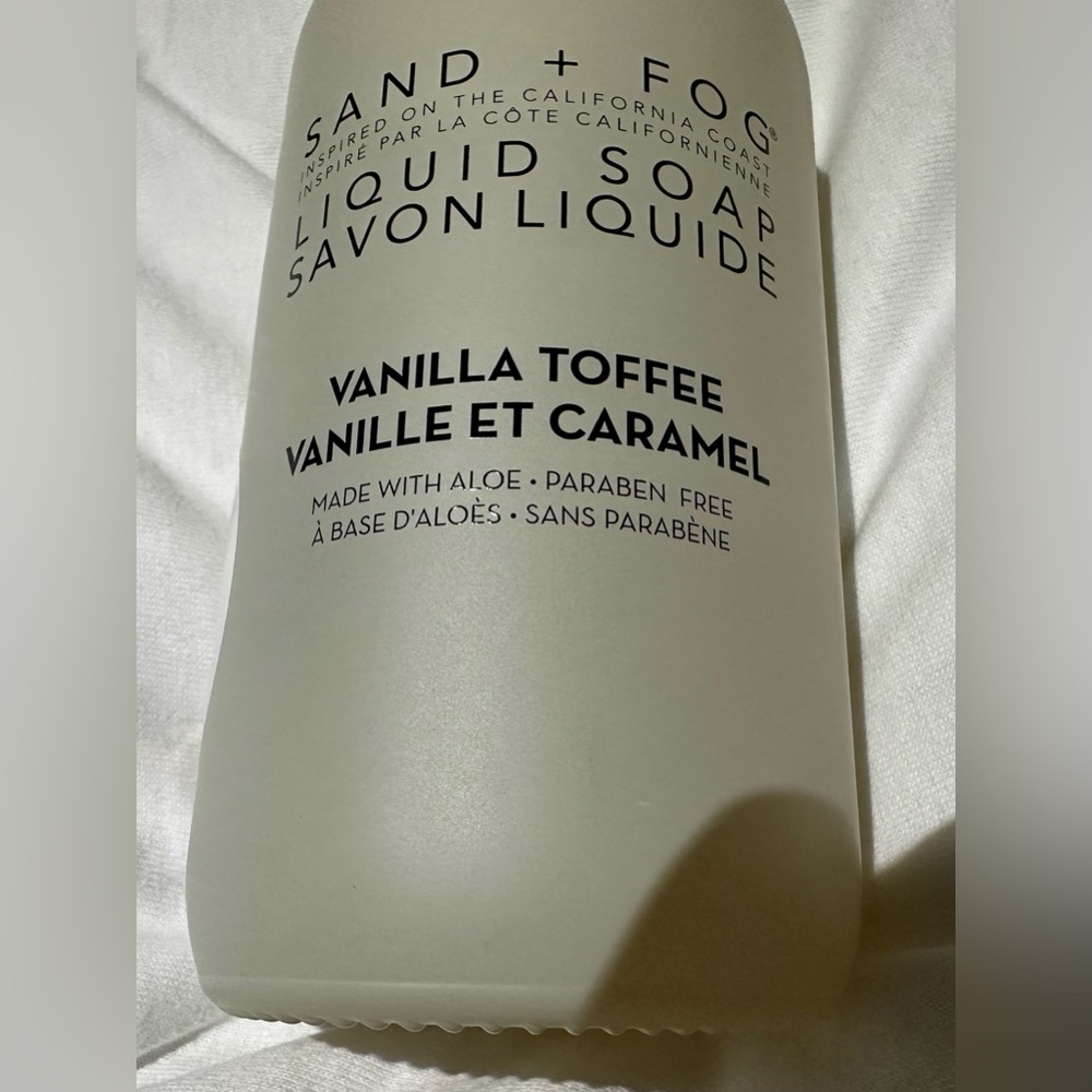 ✨New✨Sand + Fog: Vanilla Toffee Liquid Soap - Picture 4 of 6